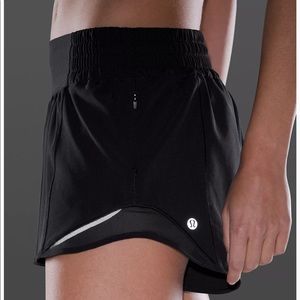 Lululemon Hotty Hot Short 2.5 (black)